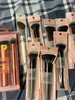 e.l.f. Makeup Brush Set - Black Handles & Real Techniques Face brushes